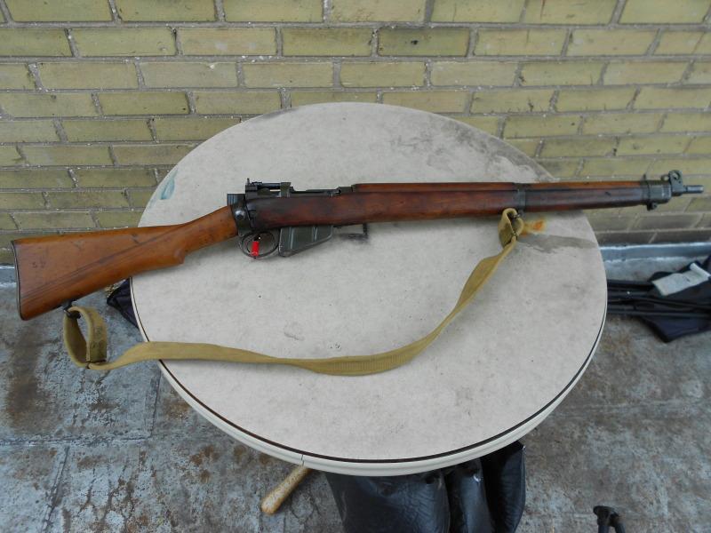 Need help with first lee enfield. Green painted 1944 longbranch.